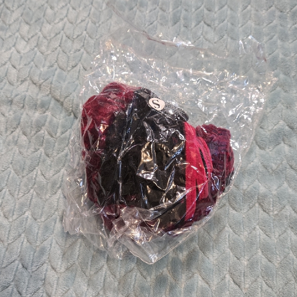 Velvet and Mesh Intimates Set - Burgundy and Black - Picture 5 of 5